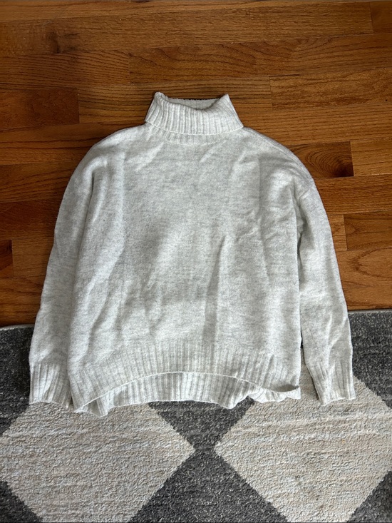 Lord & Taylor Sweaters - Lord & Taylor multicolor white/Gray Turtleneck Sweater